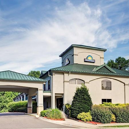 Days Inn - Chapel Hill Kültér fotó
