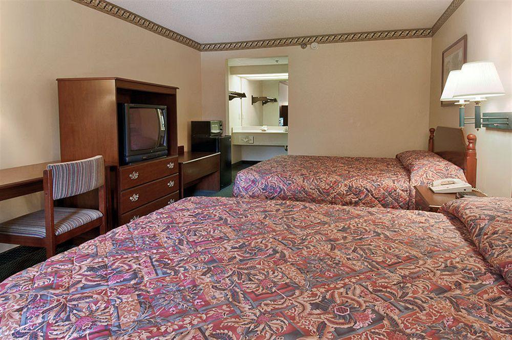 Days Inn - Chapel Hill Szoba fotó