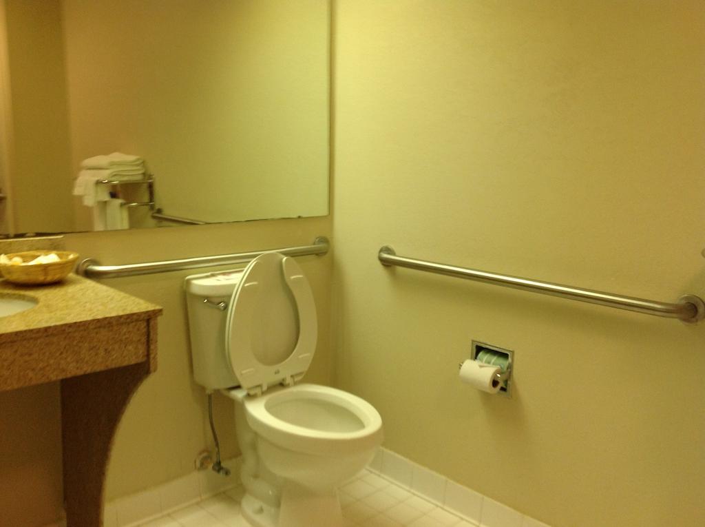 Days Inn - Chapel Hill Kültér fotó
