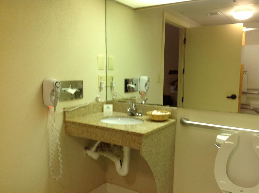 Days Inn - Chapel Hill Szoba fotó