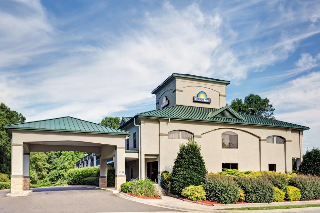 Days Inn - Chapel Hill Kültér fotó