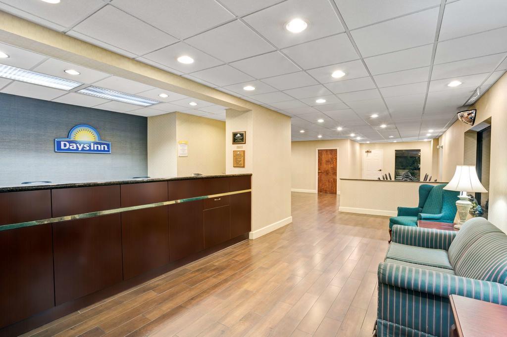 Days Inn - Chapel Hill Kültér fotó