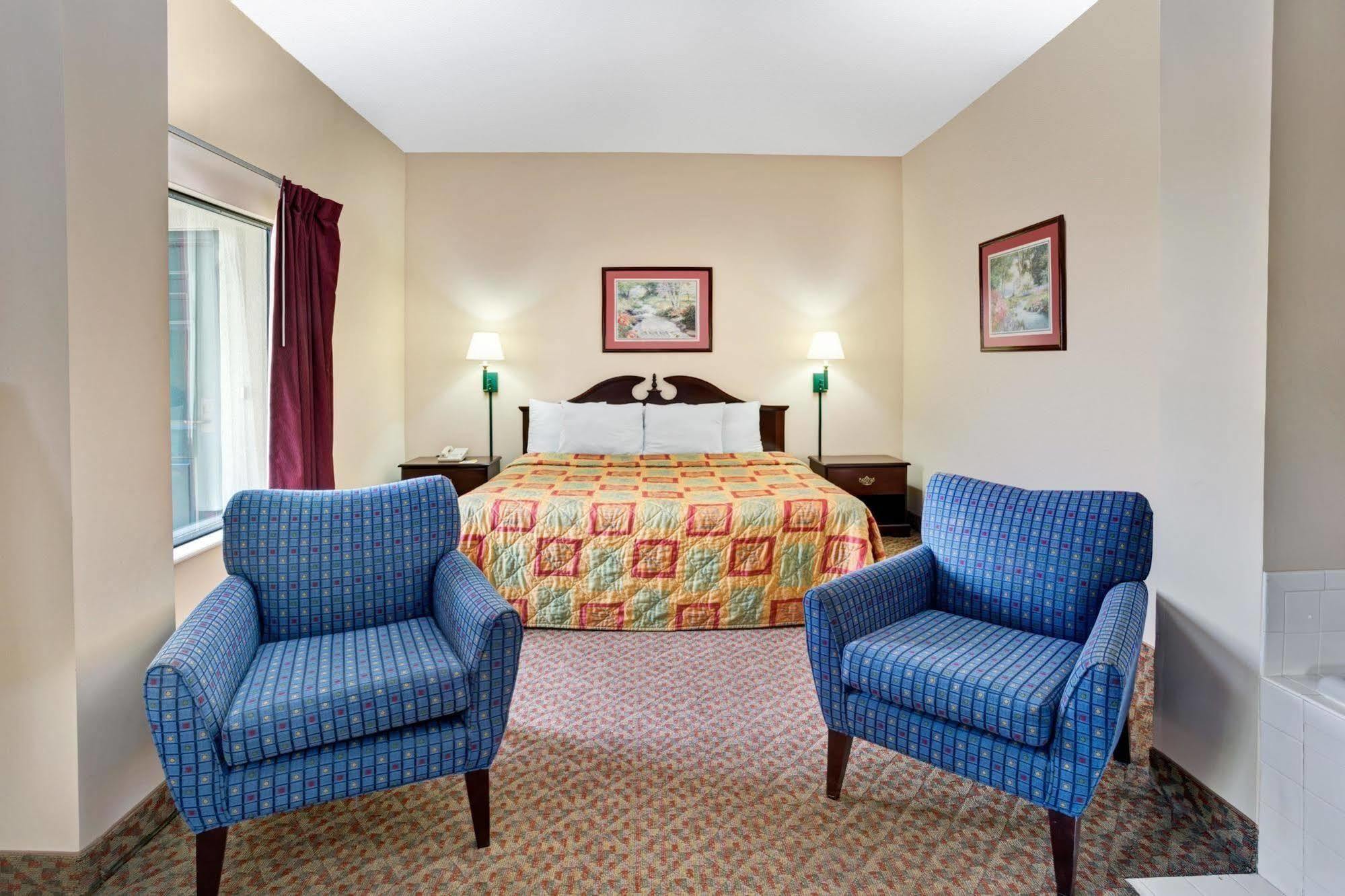 Days Inn - Chapel Hill Kültér fotó